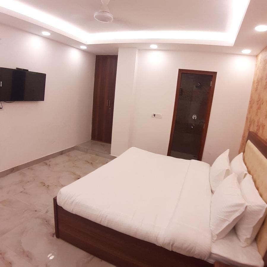 Triom Hotel Delhi  Exterior foto